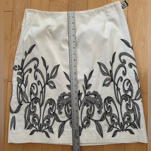 🆕 Nic & Zoe Embroidered skirt in size 10 - Picture 8 of 10